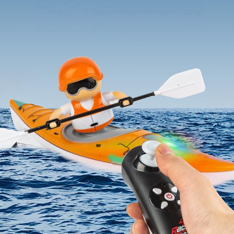 Kleurrijke op afstand bestuurbare raceboot