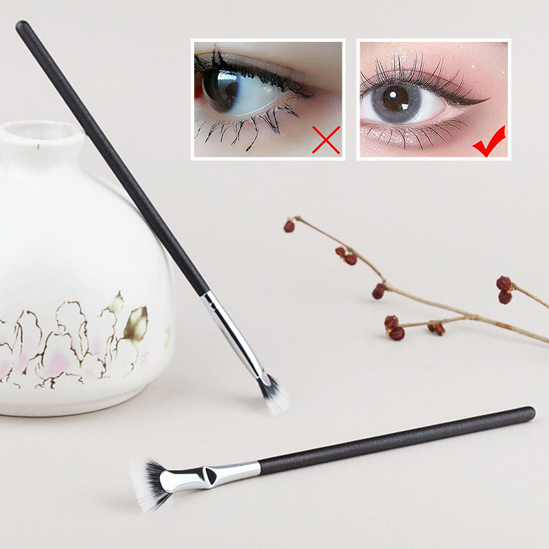 Schuine, waaiervormige wimperborstel