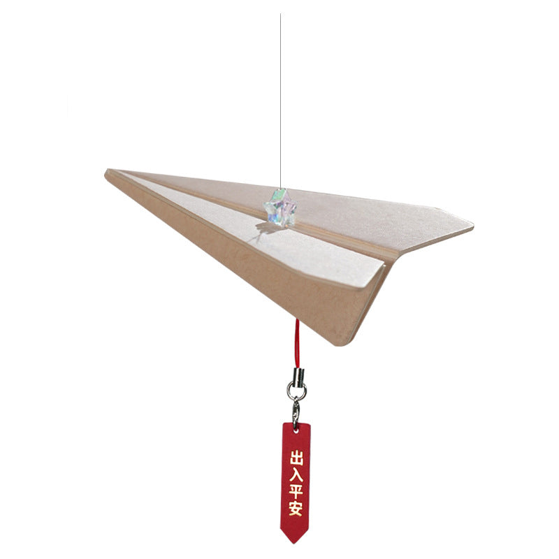 Aromatherapie hanger in de vorm van een papieren vliegtuigje