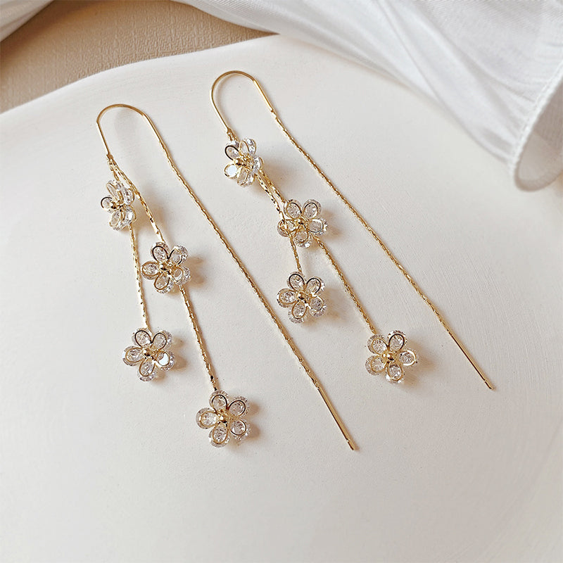 Oorbellen met zirkonia pruimenbloesem