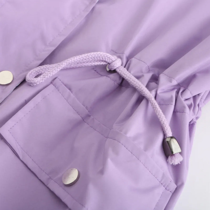 Waterdichte halflange trenchcoat met trekkoord in de taille