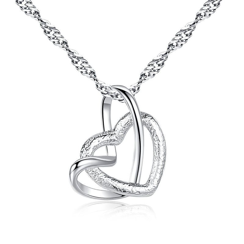 In elkaar grijpende hart ketting