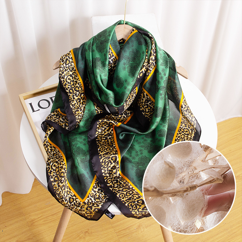 Luipaard bloemen groene sjaal