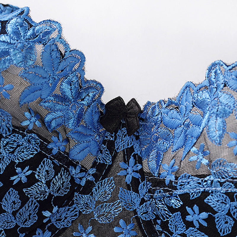 Beha met geborduurde bloemen in grote maten