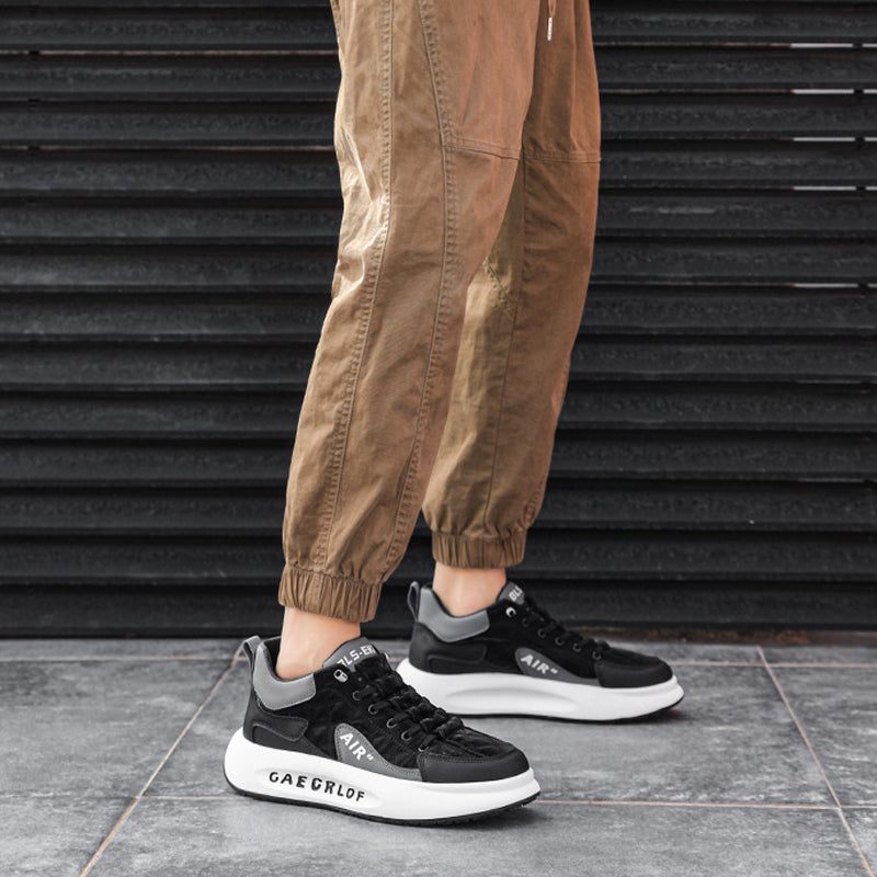 Stoffen sneakers met dikke zolen