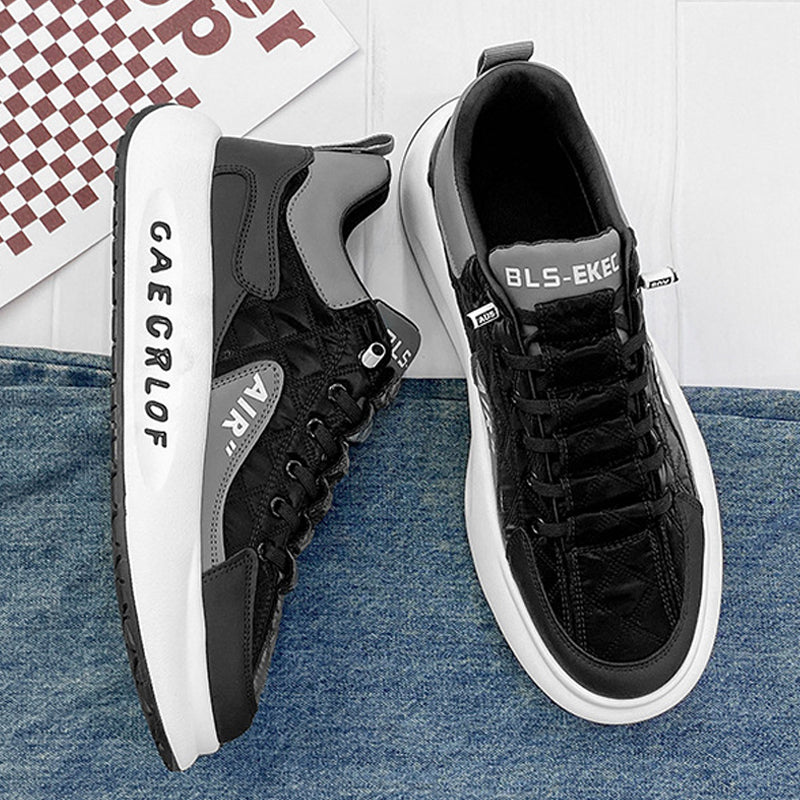 Stoffen sneakers met dikke zolen