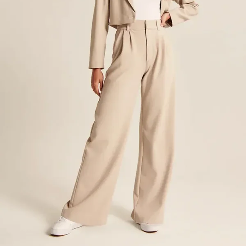 Moeiteloze getailleerde broek met wijde pijpen