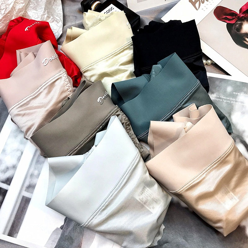 Satijnen kanten slipje