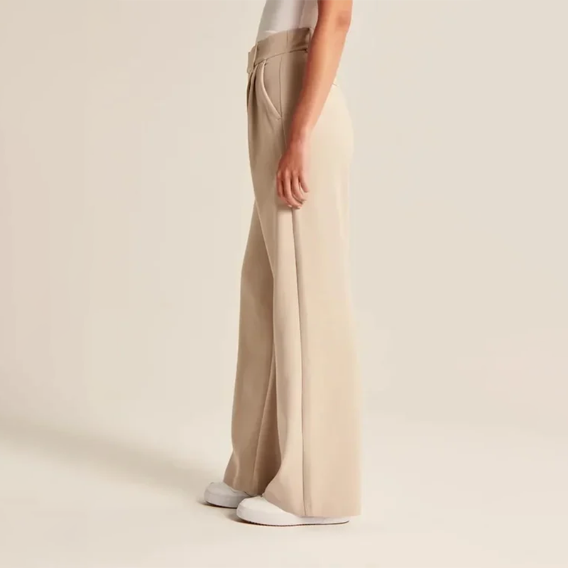 Moeiteloze getailleerde broek met wijde pijpen