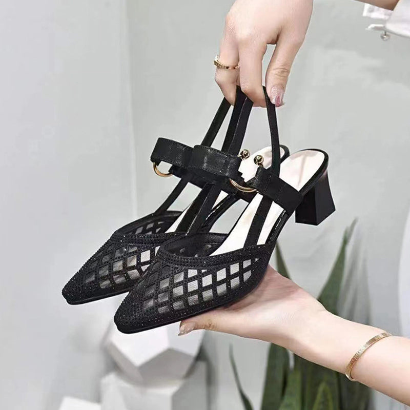 Sandalen met enkelbandje en strassteentjes met spitse neus