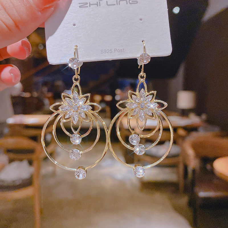 Crystal Lotus Drie Hoepel Oorbellen
