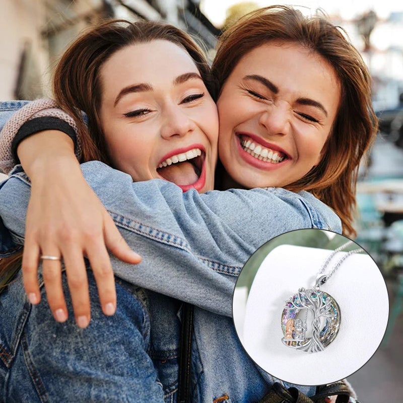 Zus op de schommel ketting