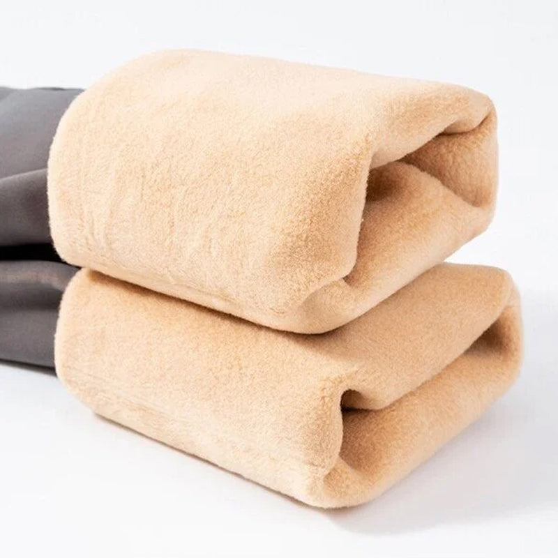 Vlekkeloze benen nep doorschijnende warme pluche gevoerde elastische panty