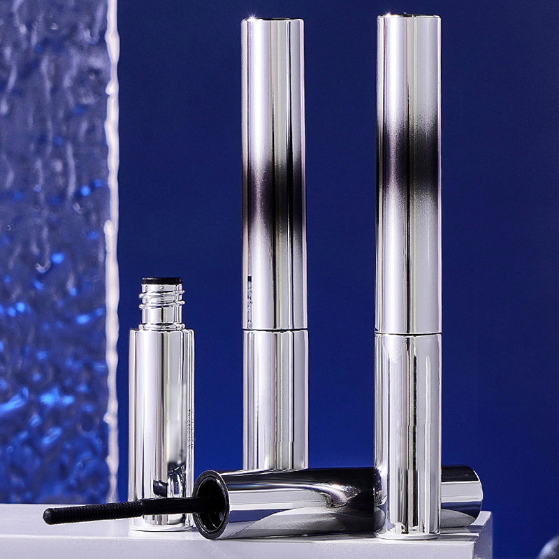 Waterproof en veegvaste mascara in metalen flessen
