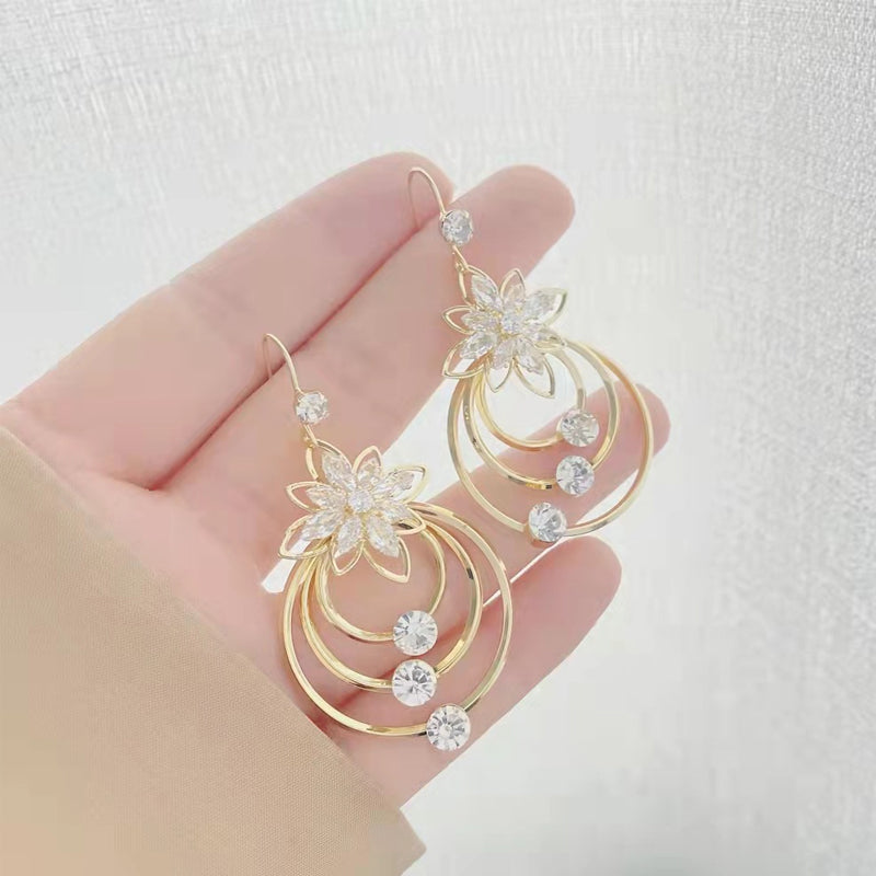 Crystal Lotus Drie Hoepel Oorbellen