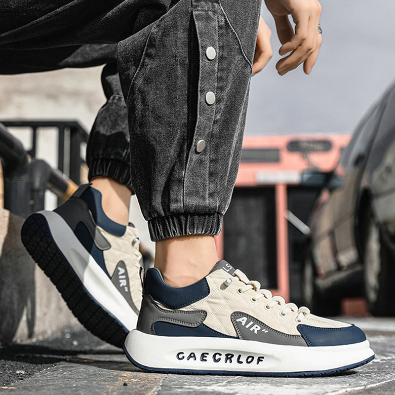 Stoffen sneakers met dikke zolen