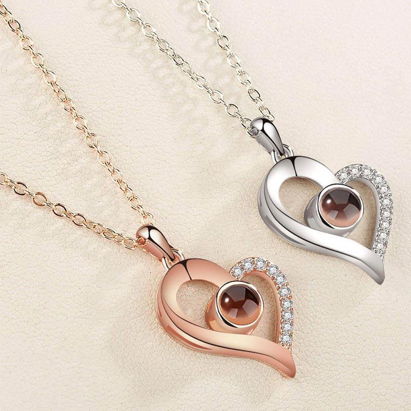 Hartketting met liefdesprojectie (I Love You in 100 talen)