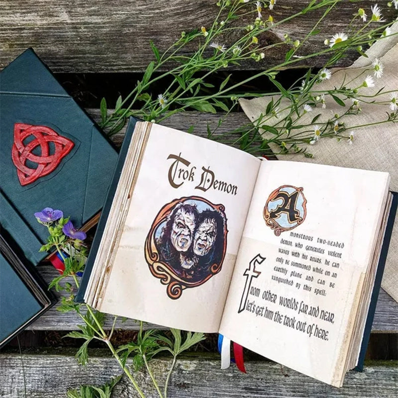 💥Deluxe Charmed Boek der Schaduwen（De voorverkooptijd van dit product is 8-10 dagen）