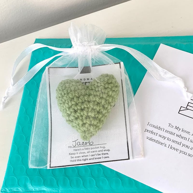 Pocket knuffel gehaakt hart klein geschenk