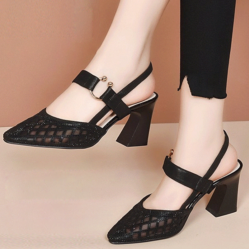 Sandalen met enkelbandje en strassteentjes met spitse neus