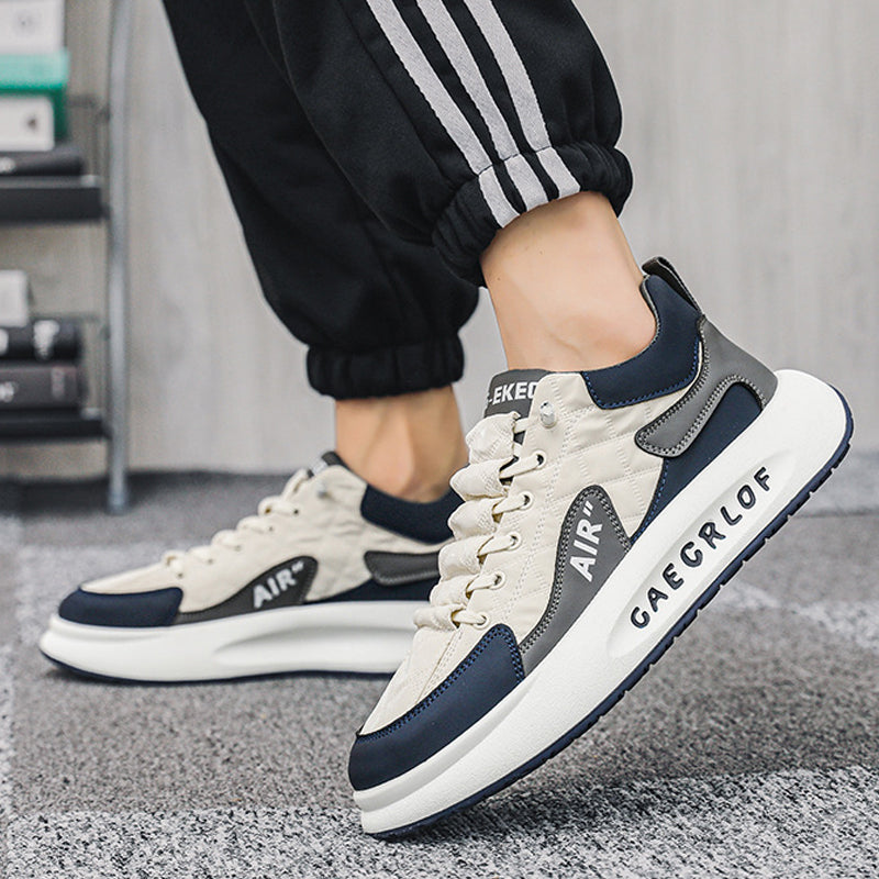 Stoffen sneakers met dikke zolen