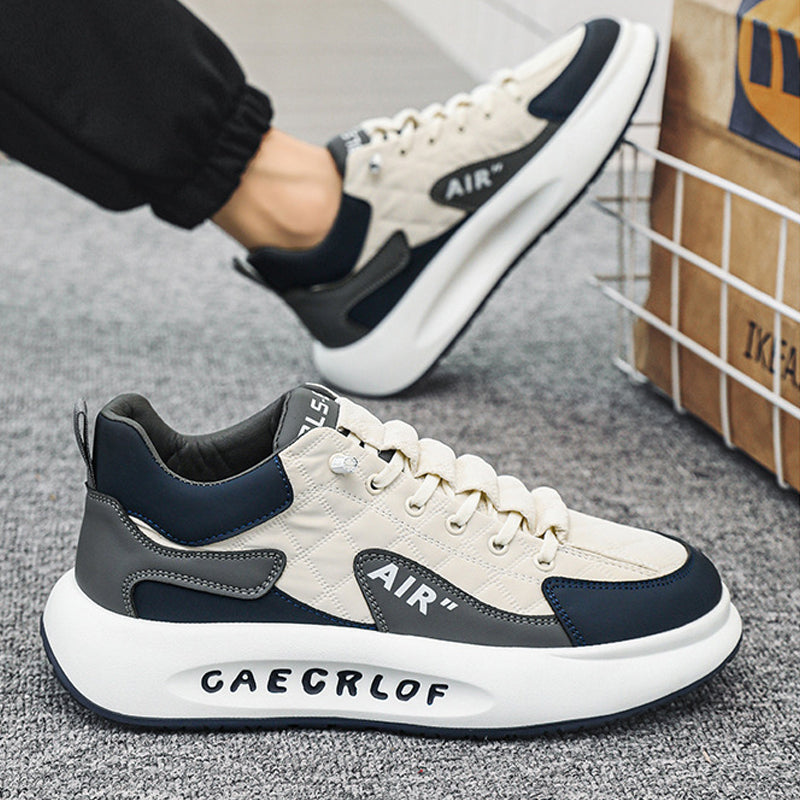 Stoffen sneakers met dikke zolen