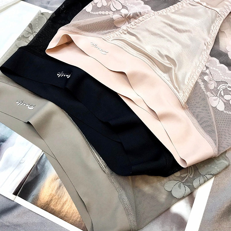 Satijnen kanten slipje