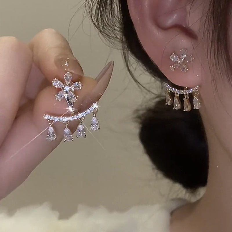 Oorknopjes met bloem zirkoon kwastje