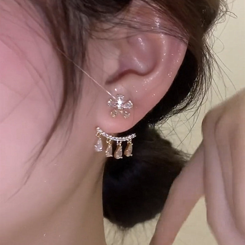 Oorknopjes met bloem zirkoon kwastje