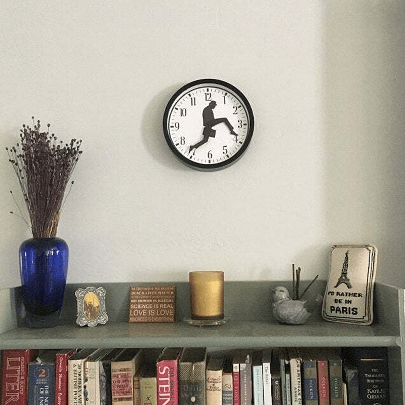 Finebay™ Ministry of Silly Walks Clock