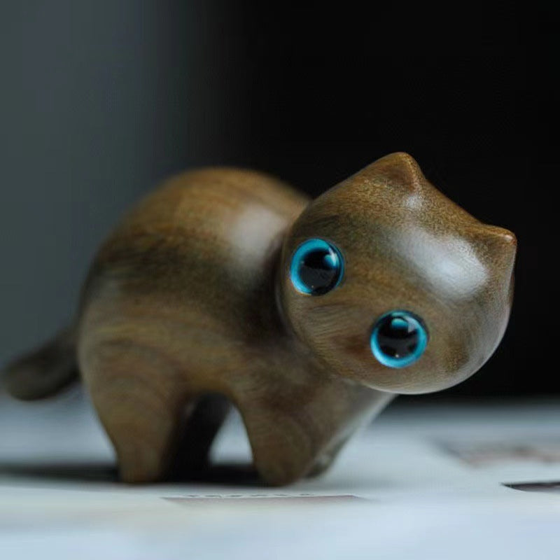 Handgemaakte houten gesneden katten