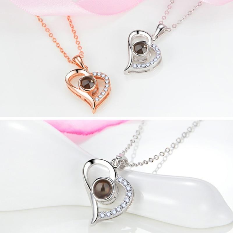 Hartketting met liefdesprojectie (I Love You in 100 talen)