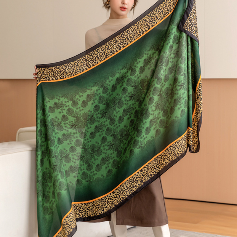 Luipaard bloemen groene sjaal