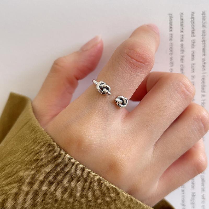 Zilveren eenvoudige knoop ring