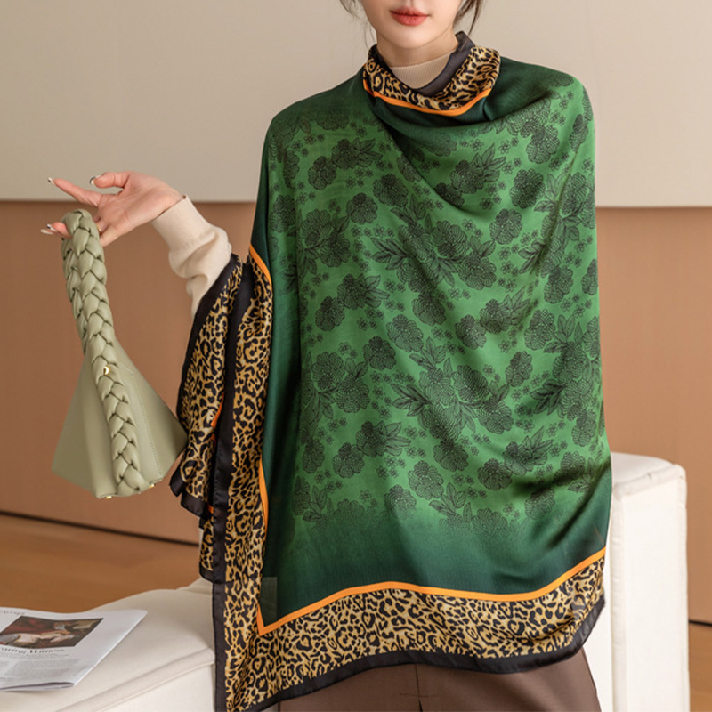 Luipaard bloemen groene sjaal