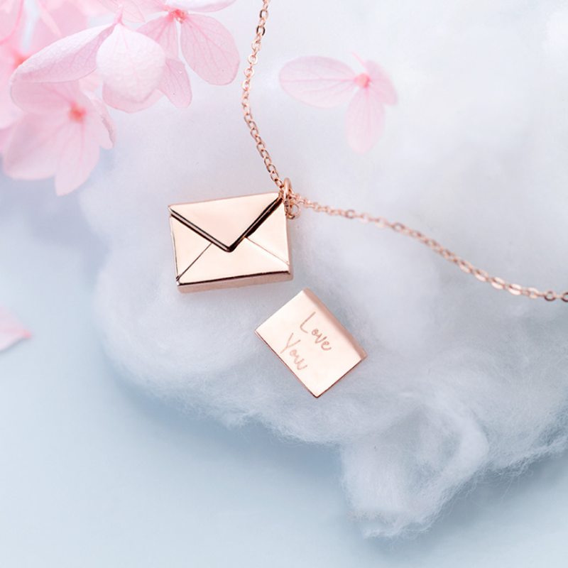 Metalen envelop ketting