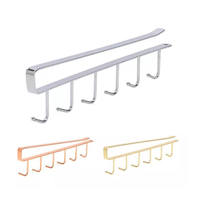 Hangerrek met 6 haken onder de kast