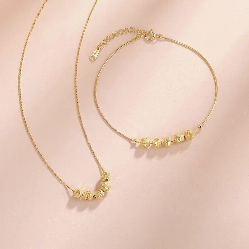 Overdracht kralen ketting en armband