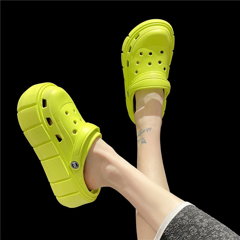 Uitgeholde platformpantoffels