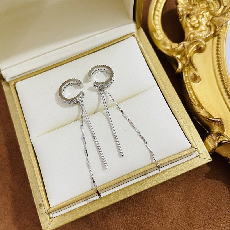 Kwastje kraakbeen oorbel