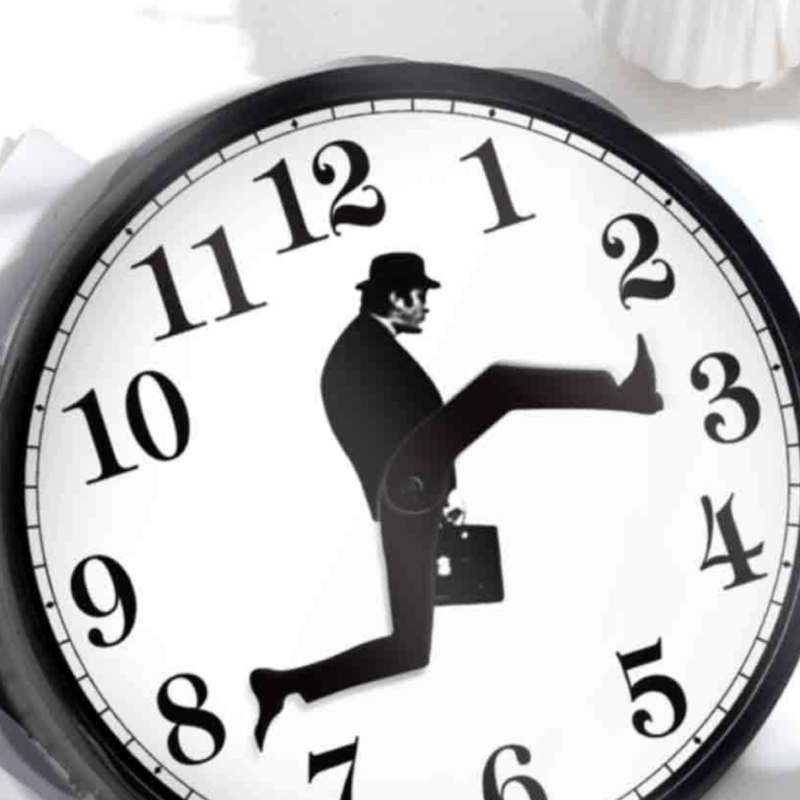 Finebay™ Ministry of Silly Walks Clock