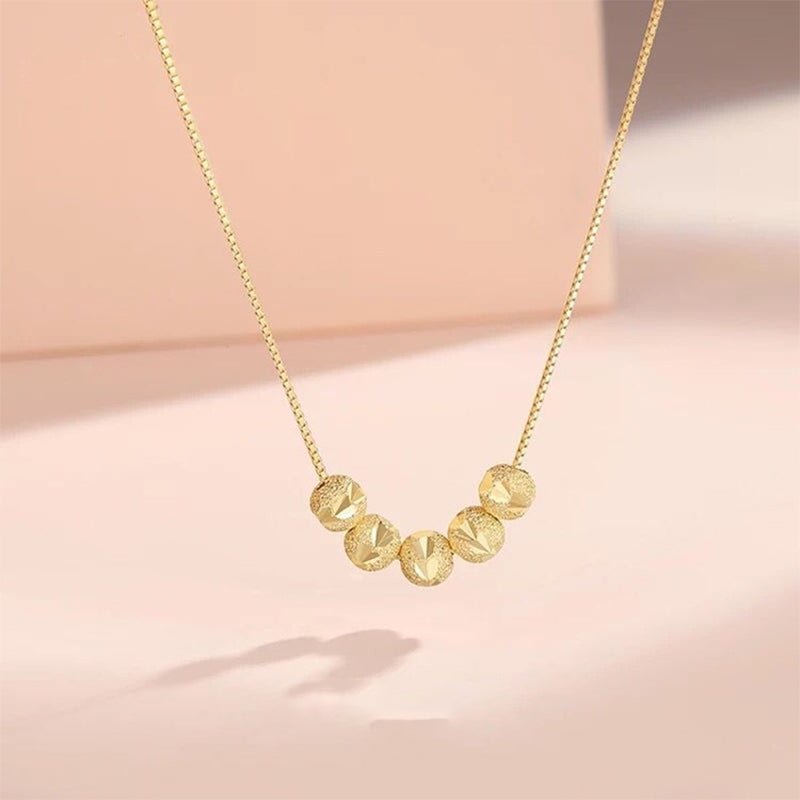 Overdracht kralen ketting en armband