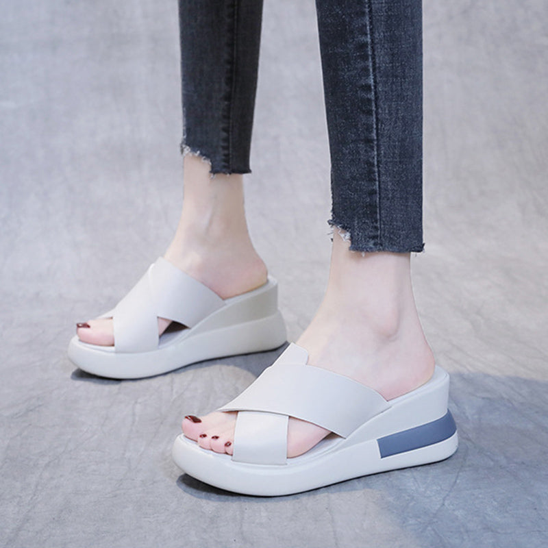 Damespantoffels en sandalen met open teen en vismond