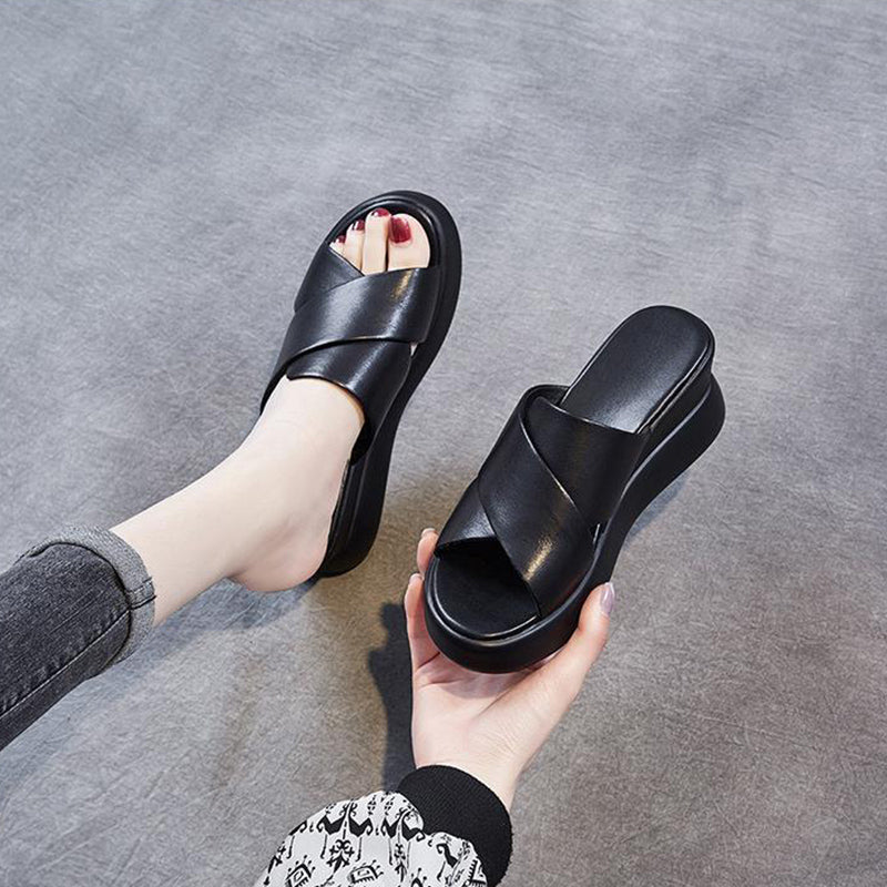 Damespantoffels en sandalen met open teen en vismond