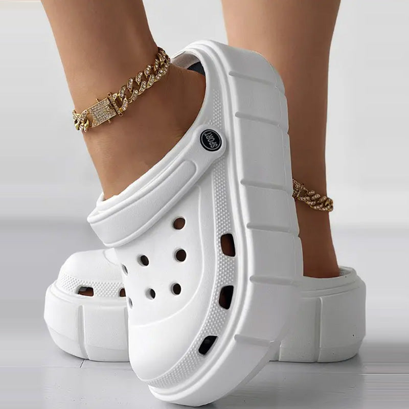 Uitgeholde platformpantoffels