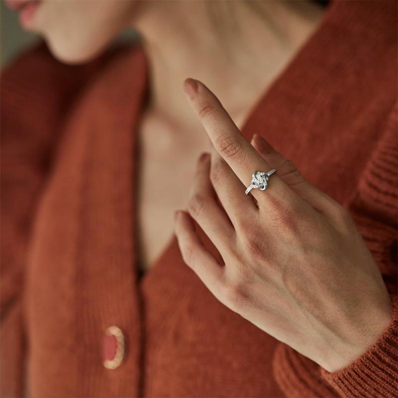 Eindeloze knoop vriendschapsring en ketting