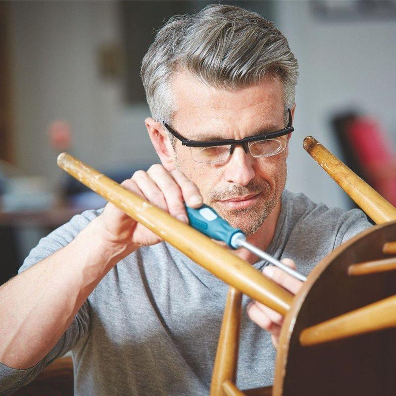 Verstelbare bril voor verziendheid