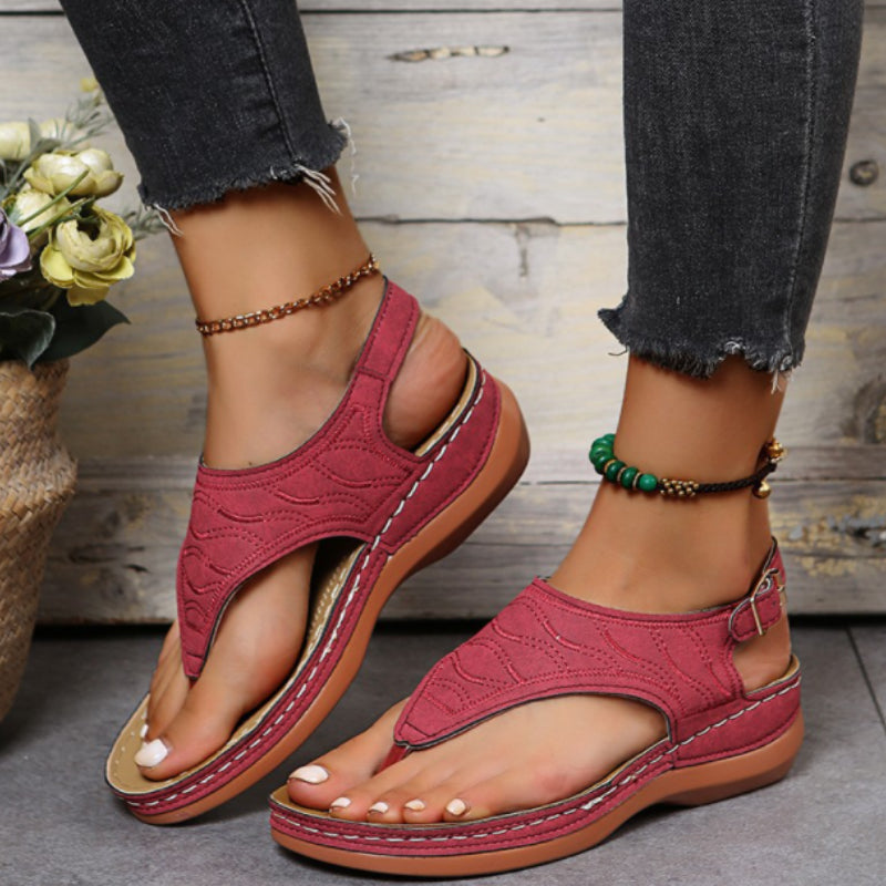 Effen zomersandalen met gesp