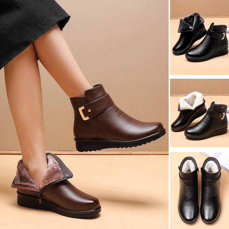 Fluwelen laarzen met metalen gesp