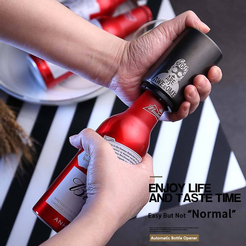 Automatische flesopener met magnetische dopvanger